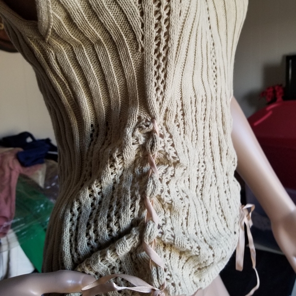 Top - Picture 3 of 4